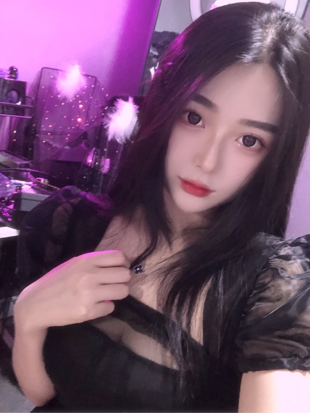 上海虹口网红脸微微熟女主播下海兼职